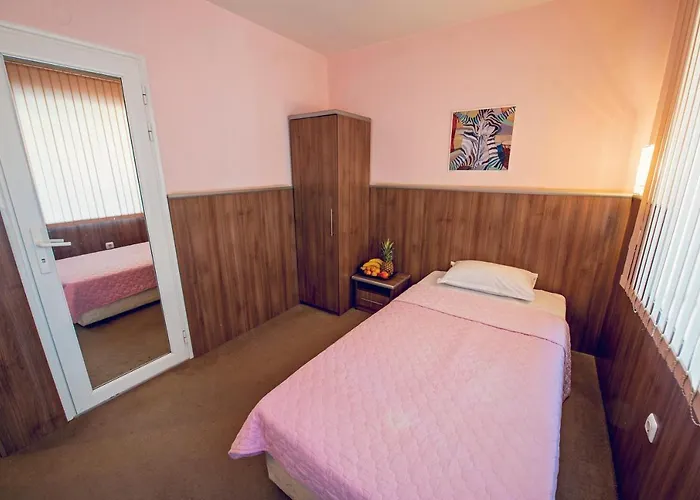 Family Gran Ivan فندق فارنا