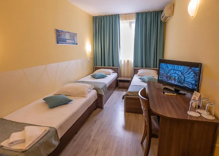 فندق Family Gran Ivan فارنا