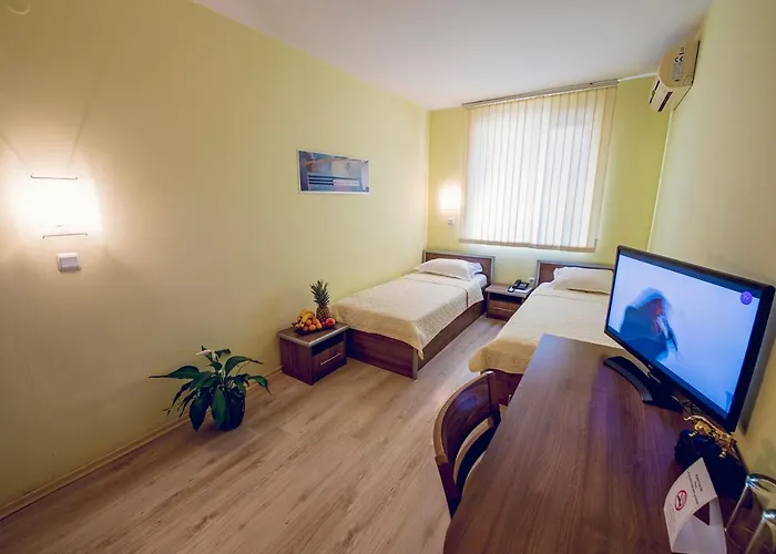 格兰伊万家庭酒店 3*