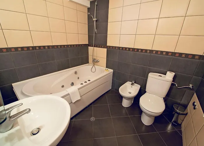 格兰伊万家庭酒店