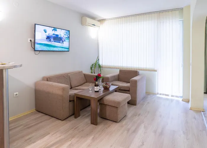 格兰伊万家庭酒店 3*