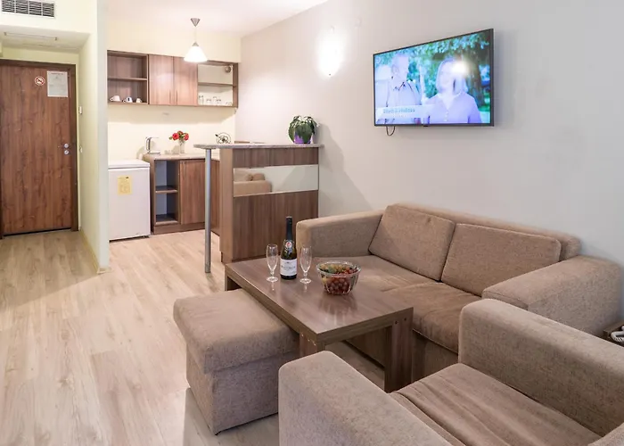 格兰伊万家庭酒店