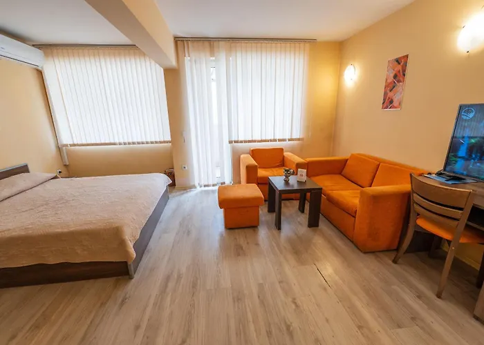 格兰伊万家庭酒店