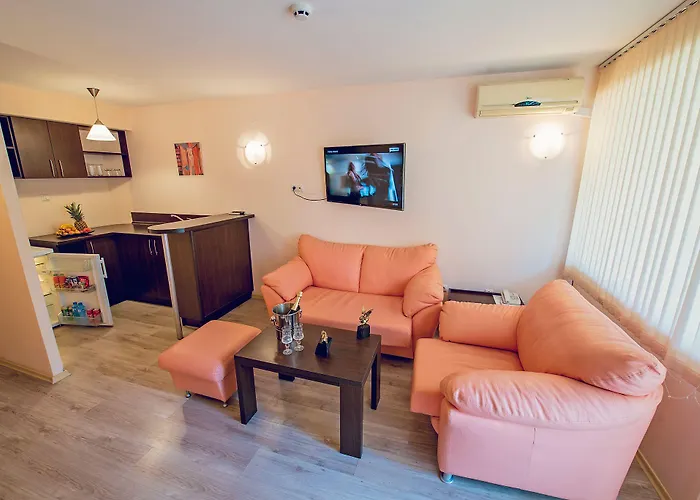 格兰伊万家庭酒店 3*