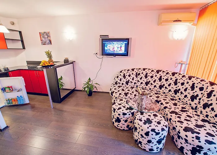 格兰伊万家庭酒店 酒店