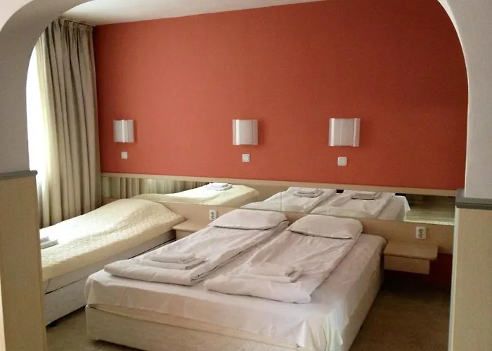 格兰伊万家庭酒店 酒店