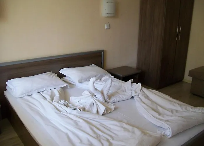 格兰伊万家庭酒店 3* 瓦爾納