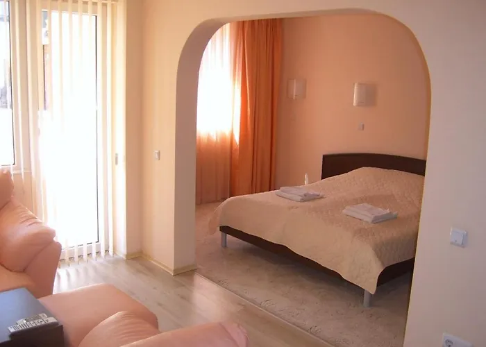 格兰伊万家庭酒店 酒店 瓦爾納